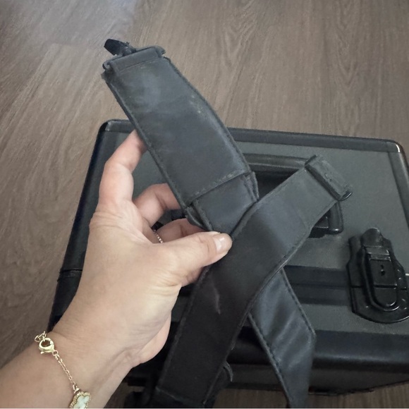 MAC Black gray Makeup Case - Picture 12 of 16